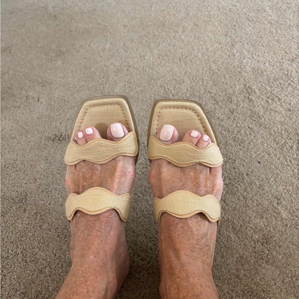Dolce Vita Natural Sandals - Picture 4 of 5
